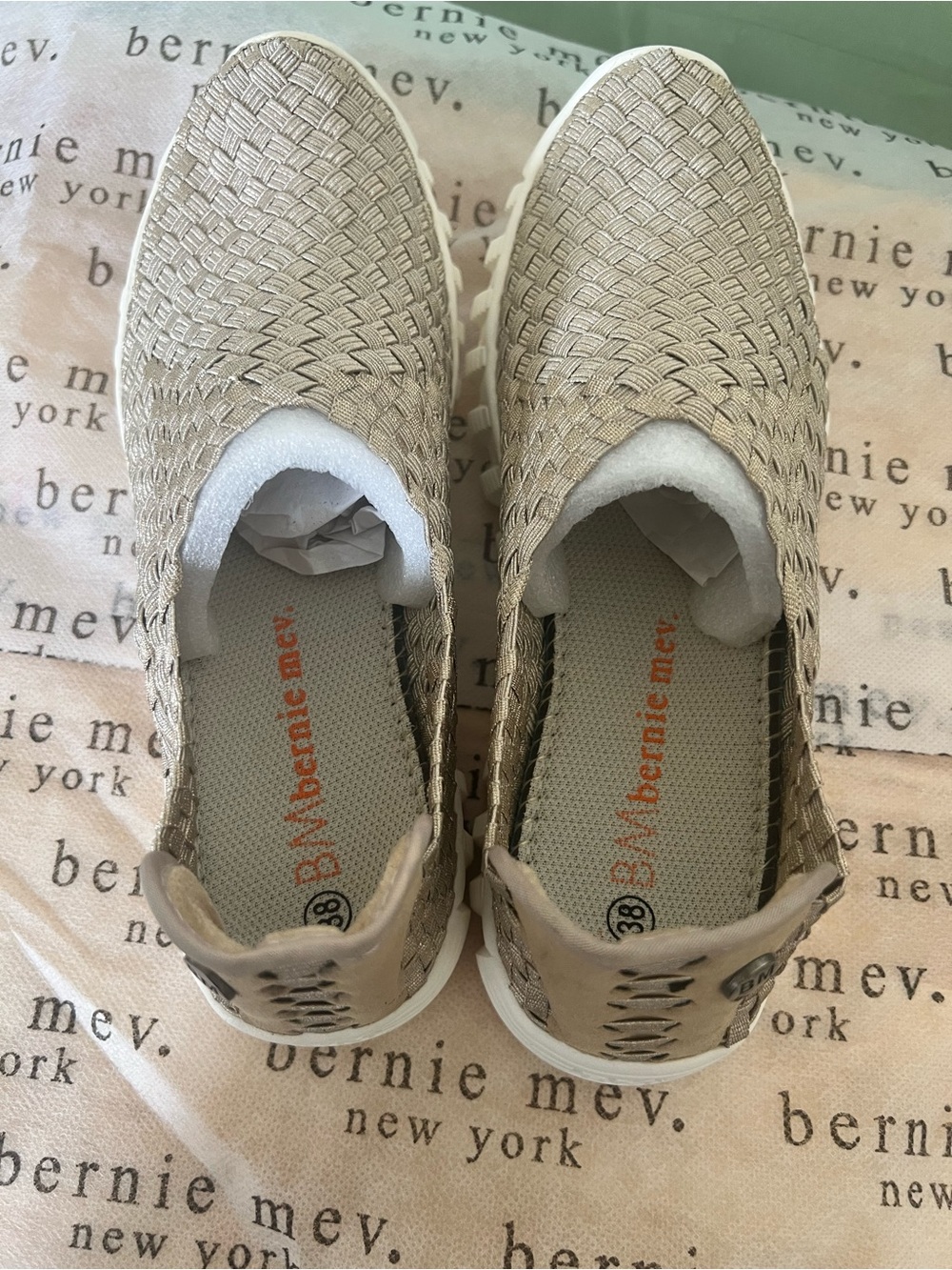bernie mev. Woven Slip-On Mules in Beige